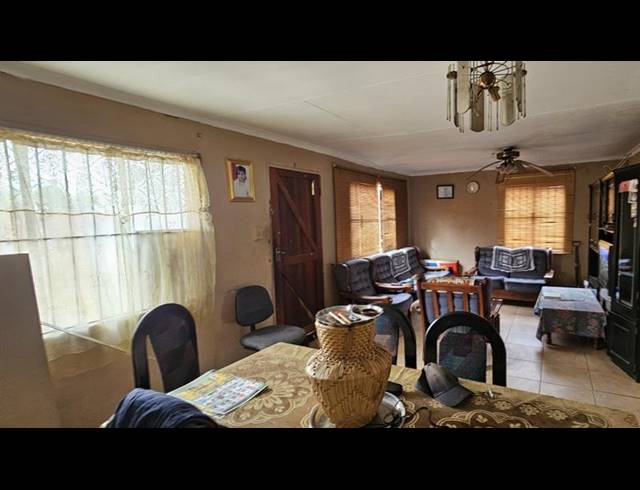 3 BEDROOM HOUSE FOR SALE IN LOTUS GARDENS